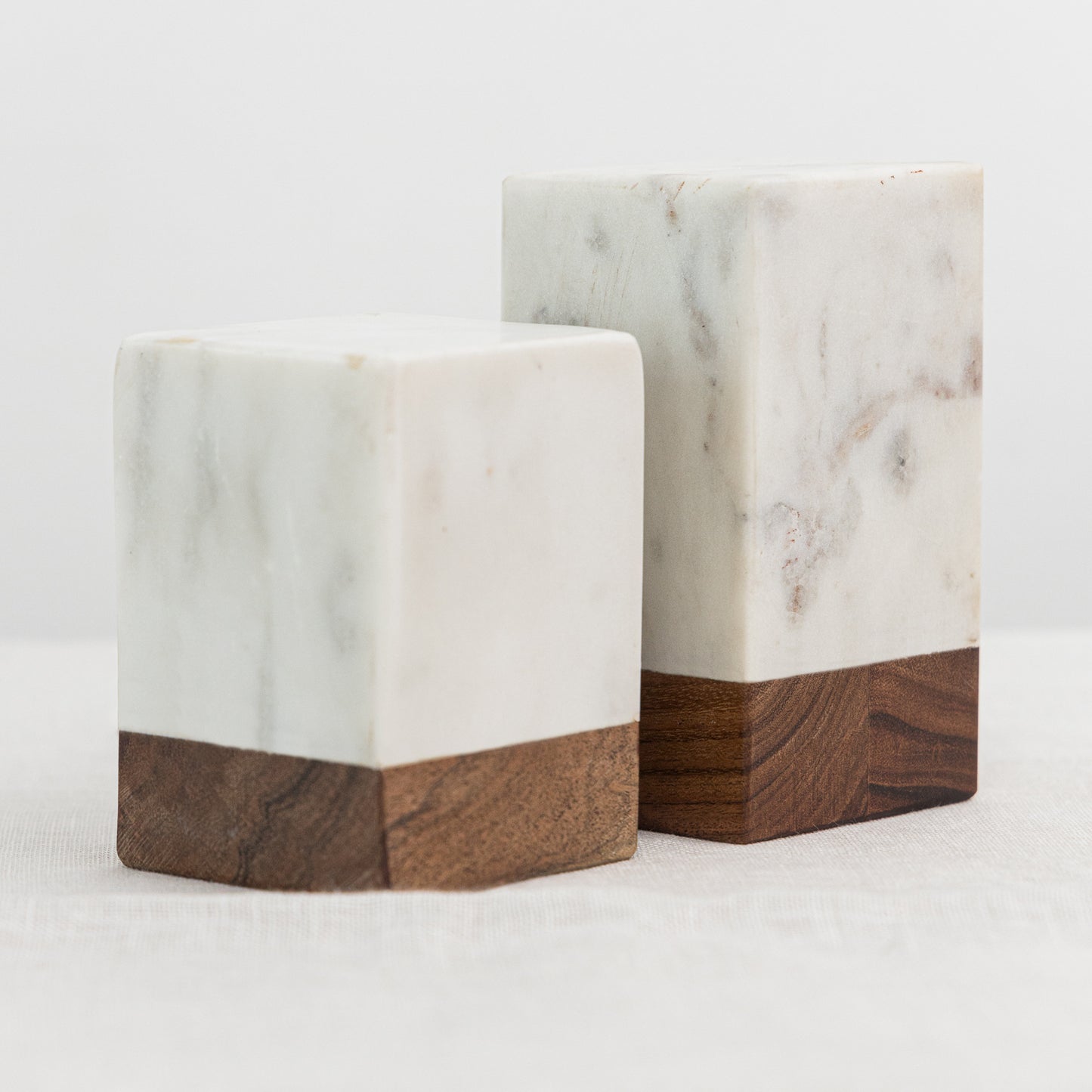 Apoya Libros de Mármol y Madera Rectangular